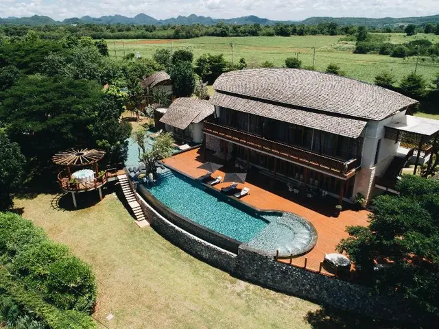 Boribot Pool Resort