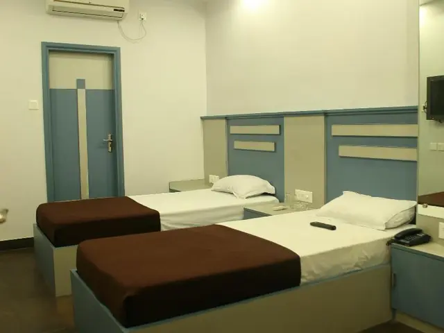 Hotel Trimoorti