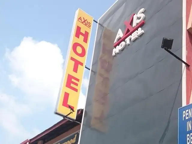AXIS