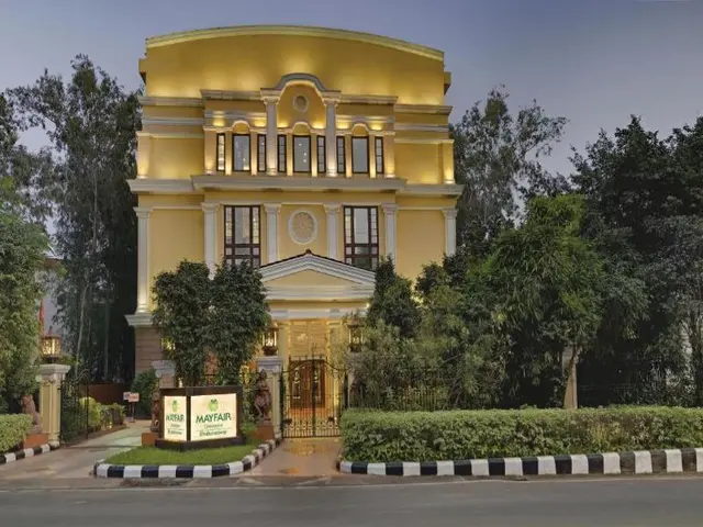 Mayfair Convention Hotel