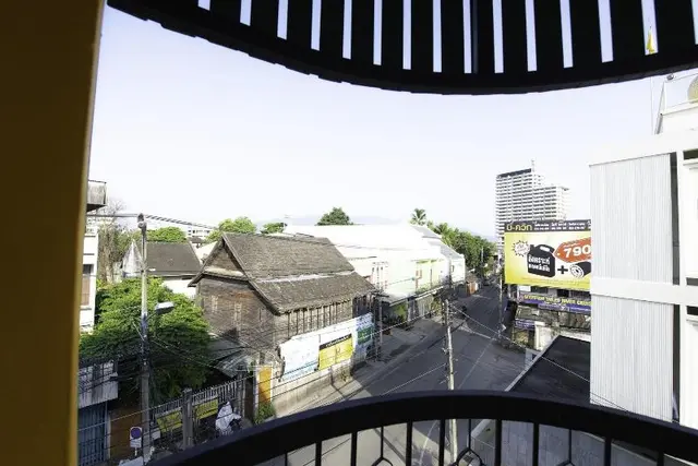 Yellow Hotel