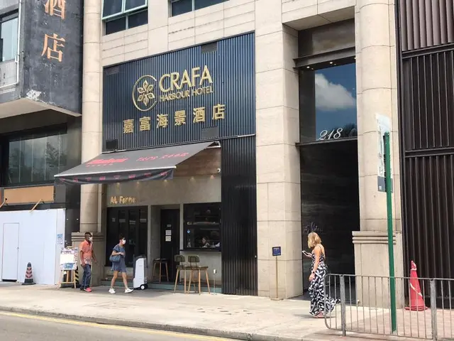 Crafa Harbour Hotel
