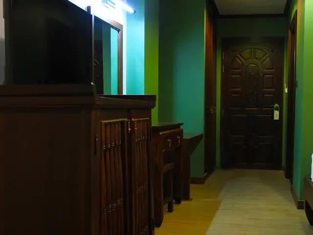 Chour Palace Hotel