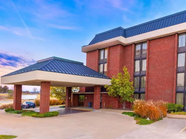 Heritage Inn & Suites St Louis/Fenton Trademark