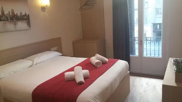 Hostal Barcelona Travel