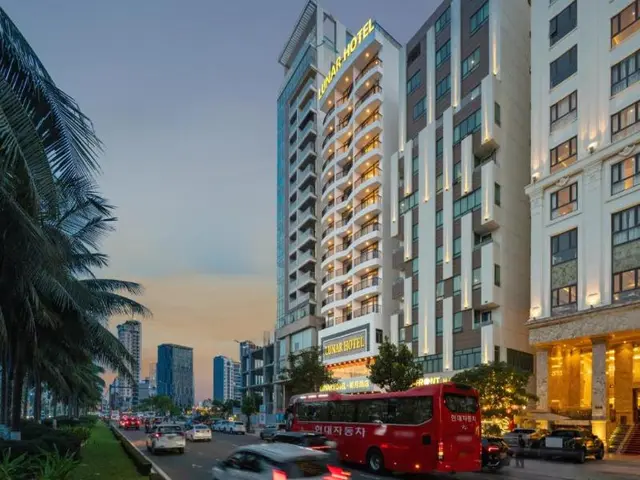 Lunar Hotel Da Nang