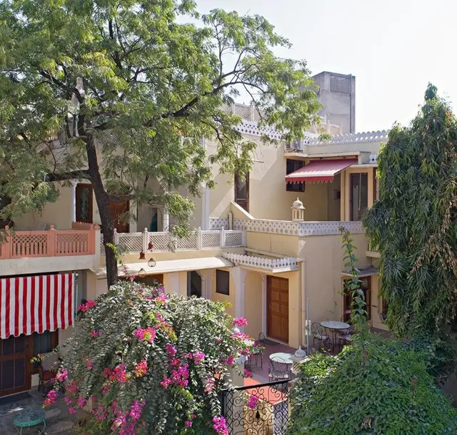 Dera Rawatsar Heritage Hotel