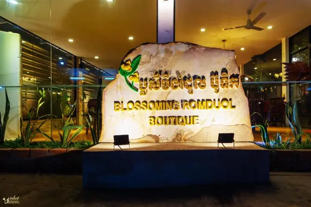 Blossoming Romduol Lodge