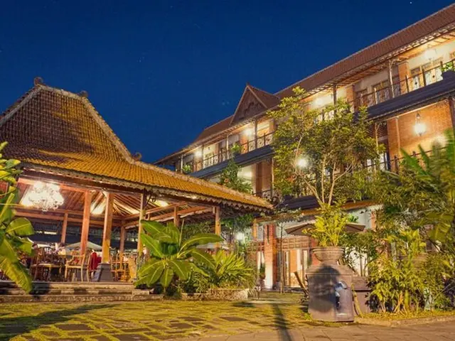 Omah Sinten Heritage Hotel