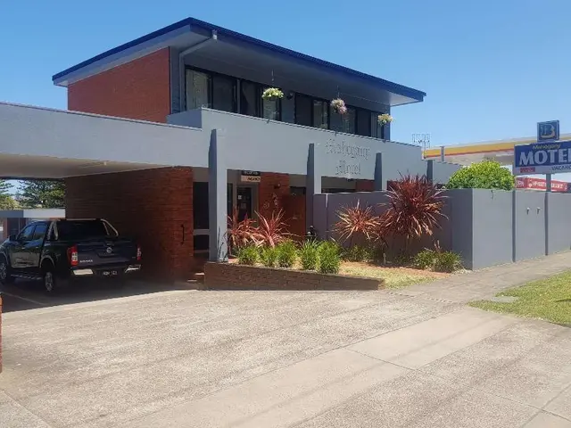 Mahogany Motel