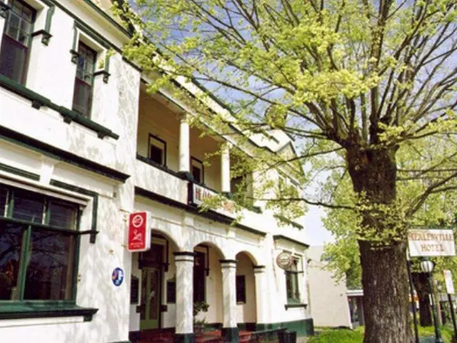 Healesville Hotel