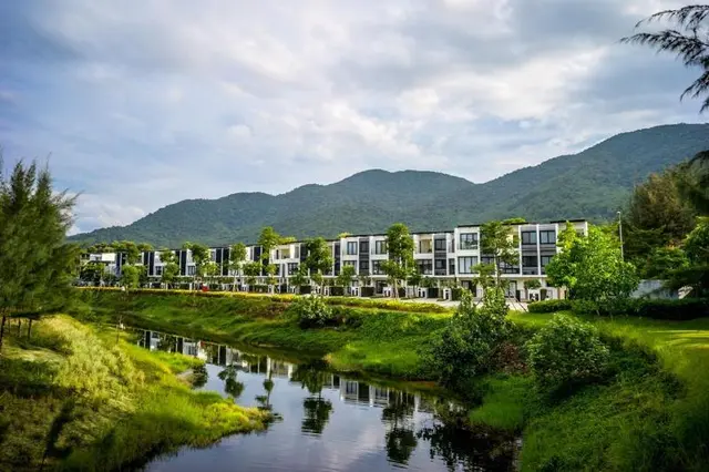 Laguna Park Townhouses
