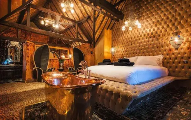 Crazy Bear Hotel Stadhampton