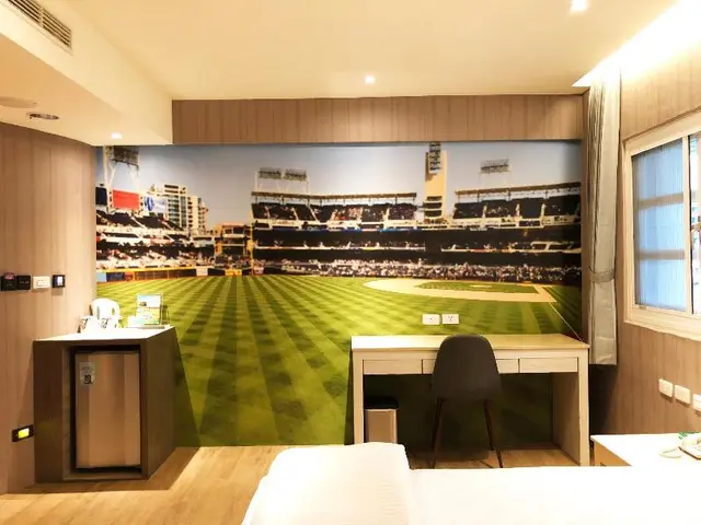 La Hotel-Baseball Theme Hall