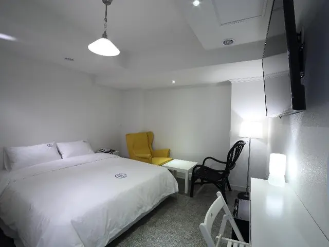 Hillside Tourist Hotel