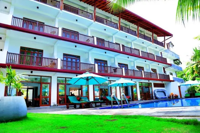 Rockside Beach Resort