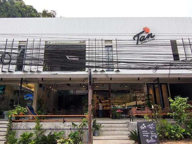 TAN Hostel x Cafe