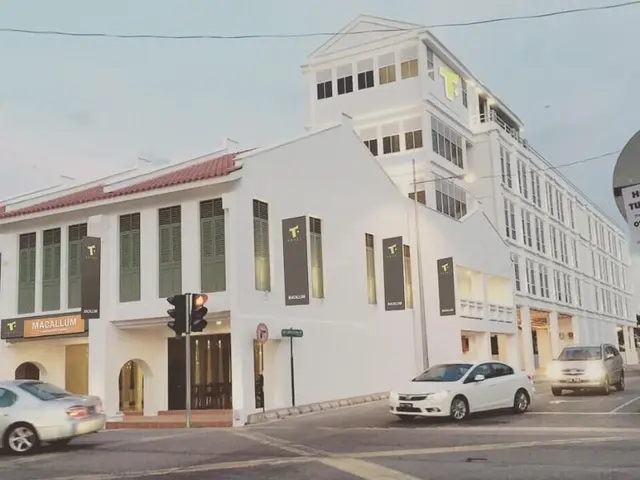 T+ Hotel Macallum