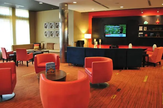 Courtyard By Marriott Evansville East