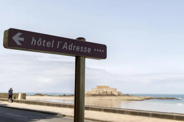 L Adresse