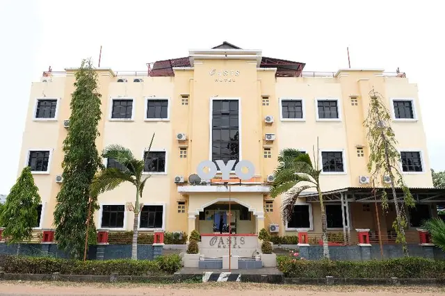 Oasis Hotel
