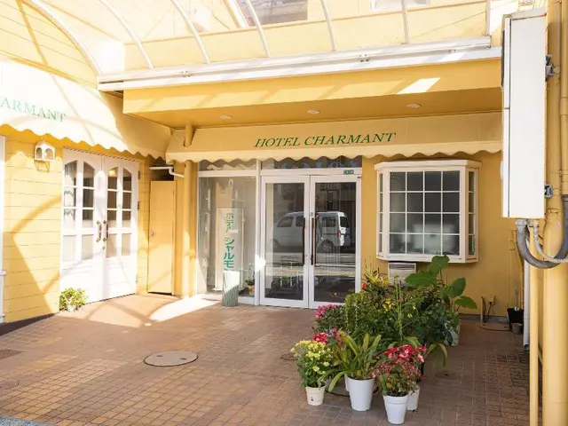 OYO 44642 Hotel Charmant