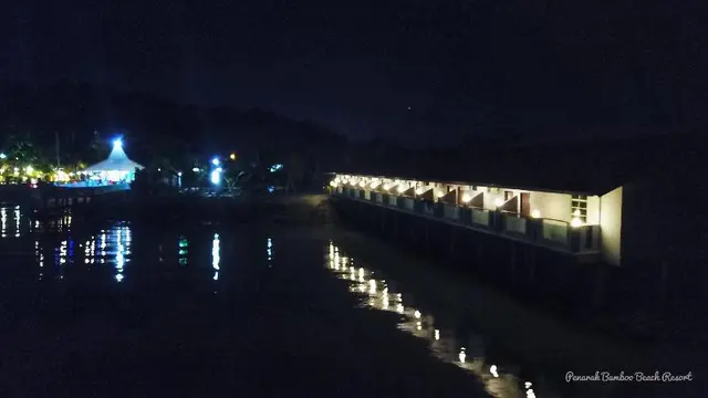 Penarak Bamboo Beach Motel