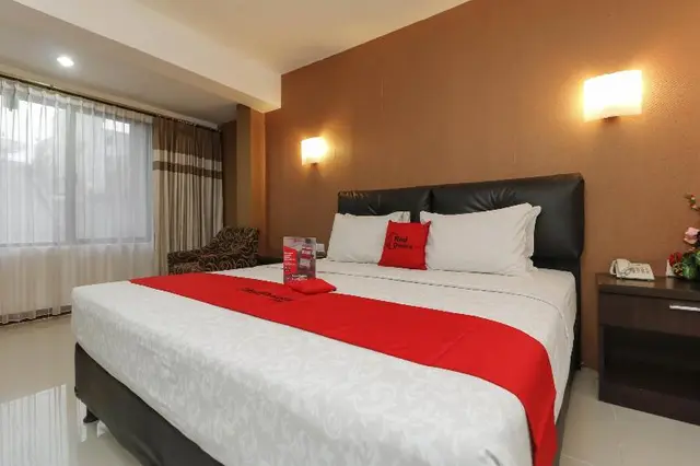 RedDoorz Plus @ Grand Populer Hotel