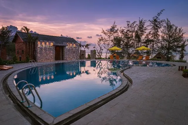 LongHai Channel Beach Resort & Cafe