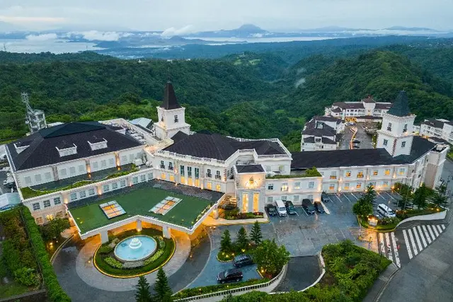 Twin Lakes Hotel near Tagaytay