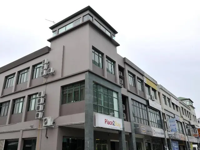 Place2Stay Rh Plaza Hotel