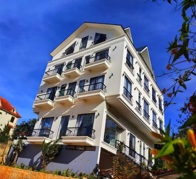 Amia Hotel