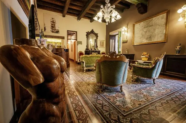 Charme Henry S House