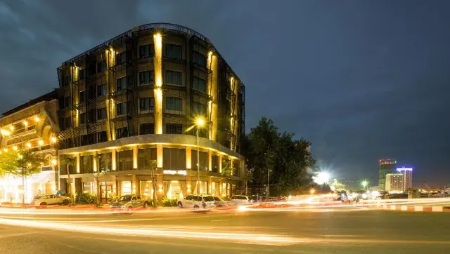 Almond Hotel Bassac River