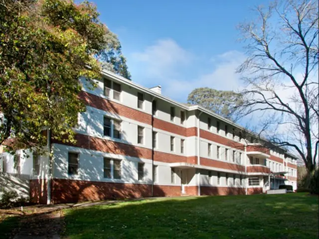 Linaker Art-Deco Nurses Quarters Hotel