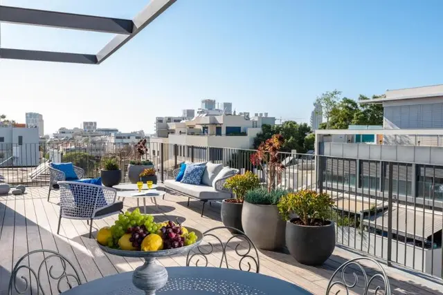 Shenkin Apartments By Master