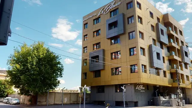 Le Blanc Aparthotel
