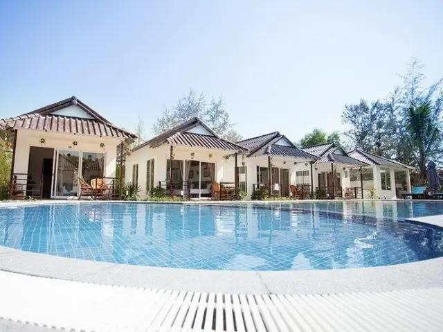 Sea Breeze Resort