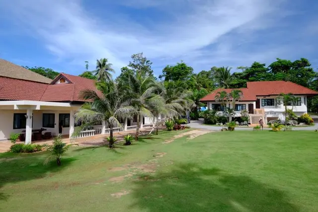 Bansaithong Beach Resort