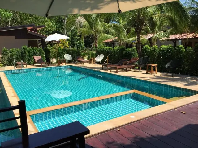 Baan Suan Rim Klong Resort