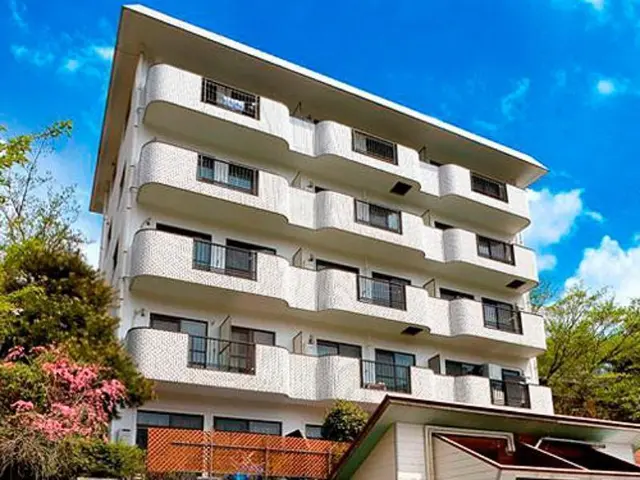 Garland Court Usami Hotel
