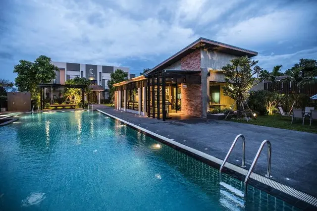 Cresco Hotel - Buriram