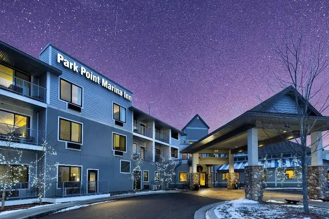 Park Point Marina Inn