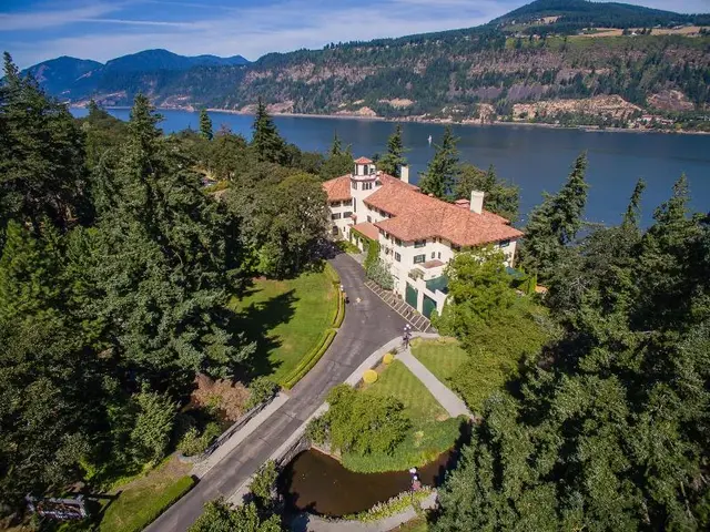 Columbia Gorge Hotel And Spa