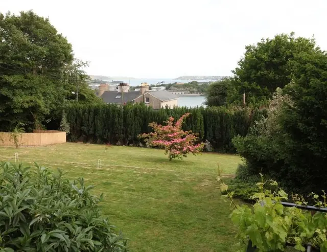 Robin Hill House