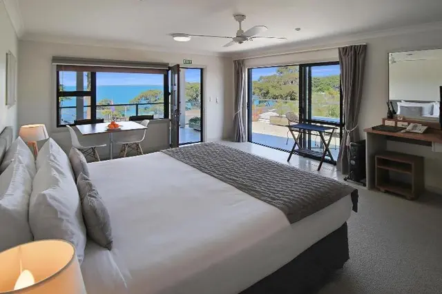 Whangaparaoa Lodge Motel