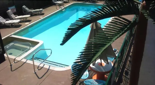Rainbow Motor Inn By The Falls