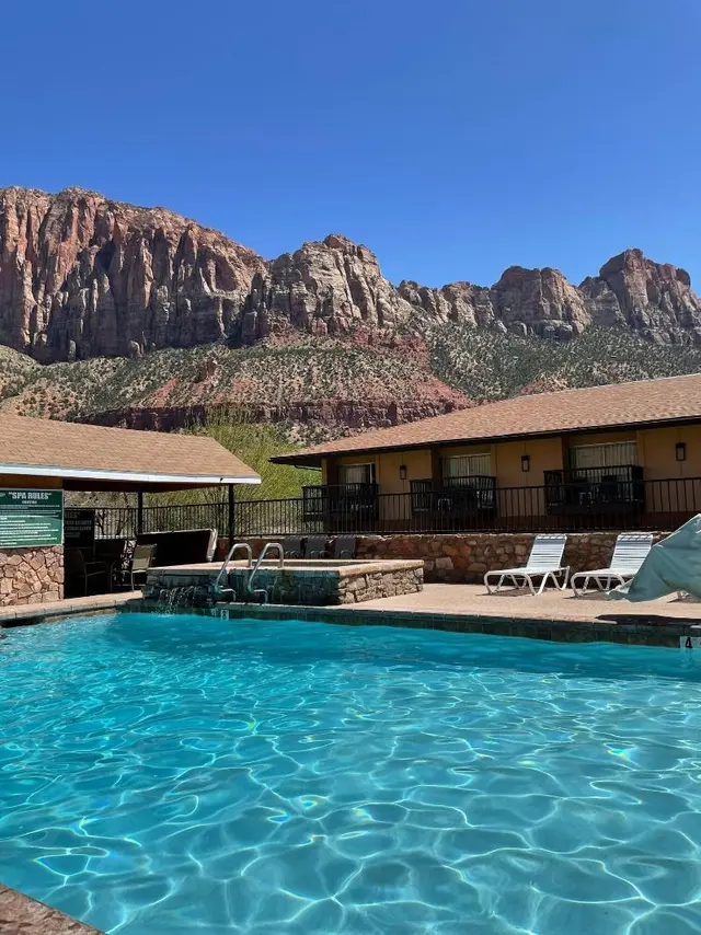 Bumbleberry Inn