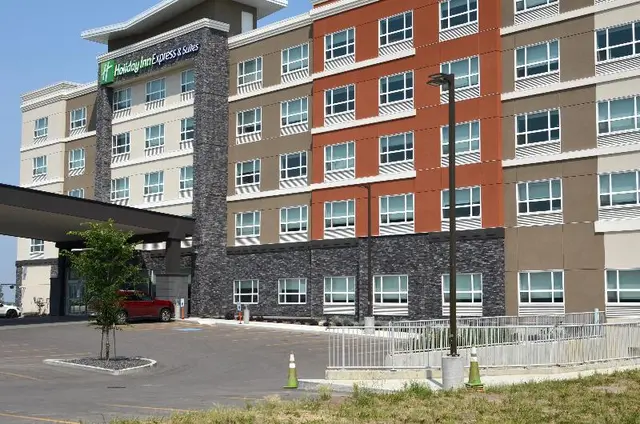 Holiday Inn Express & Sts Edmonton SW -Windermere