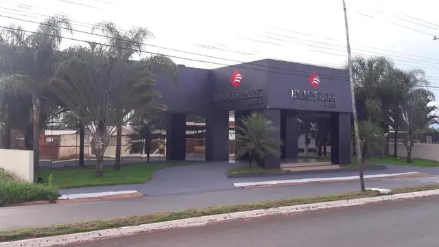 Emmis Park Hotel